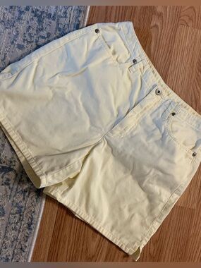 Vintage Butter Yellow Cotton Shorts - Size 6 cotton denim shorts